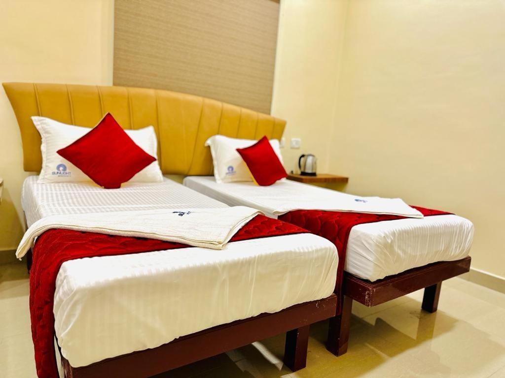 Sunlight Residency Hotel Ченай Екстериор снимка
